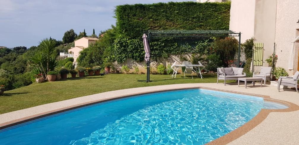 Studio-Mezzanine Dans Villa Cagnes-sur-Mer Exterior foto